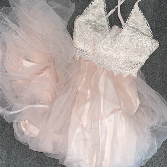 DASTASH Dresses & Skirts - ❌❌❌SOLD❌❌❌GORGEOUS LIGHT PINK CROCHET FORMAL DRESS